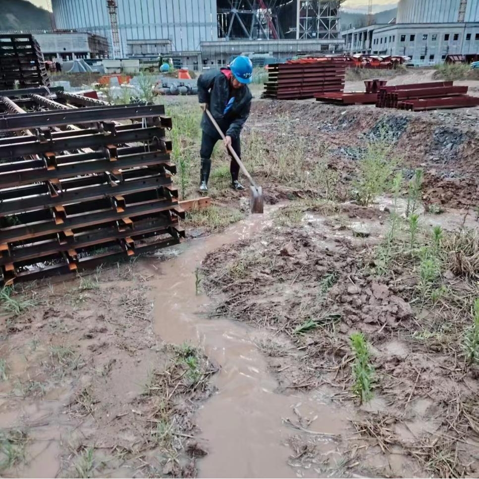 确保人员设备安全、雨季防洪防汛灵台项目时刻准备着